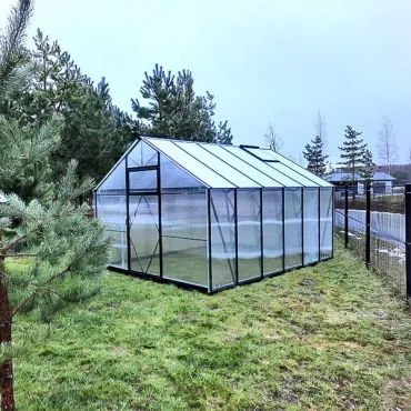 ROA Classic EHLB 3.0 melegház, oranzséria típusú, hőkezelt acélból és 8 mm-es celluláris polikarbonátból, rendkívül ellenálló